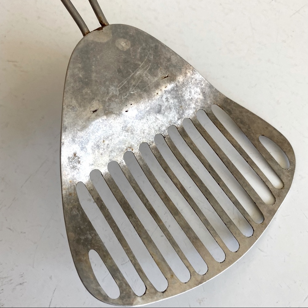 Vintage Frying Spatula - Picture 4 of 4